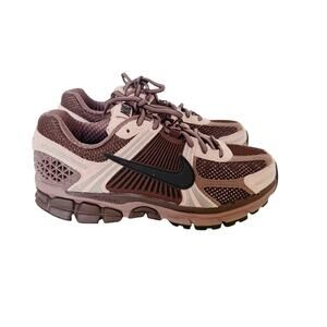 Nike Zoom Vomero 5 Sneakers Womens 7.5 Plum Eclipse Running Tennis Shoes